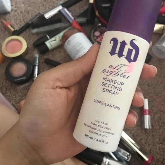 Makeup - Picture 12 of 16